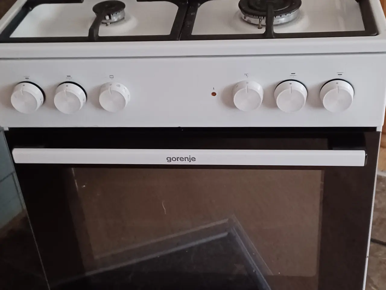 Billede 1 - Gaskomfur med EL oven