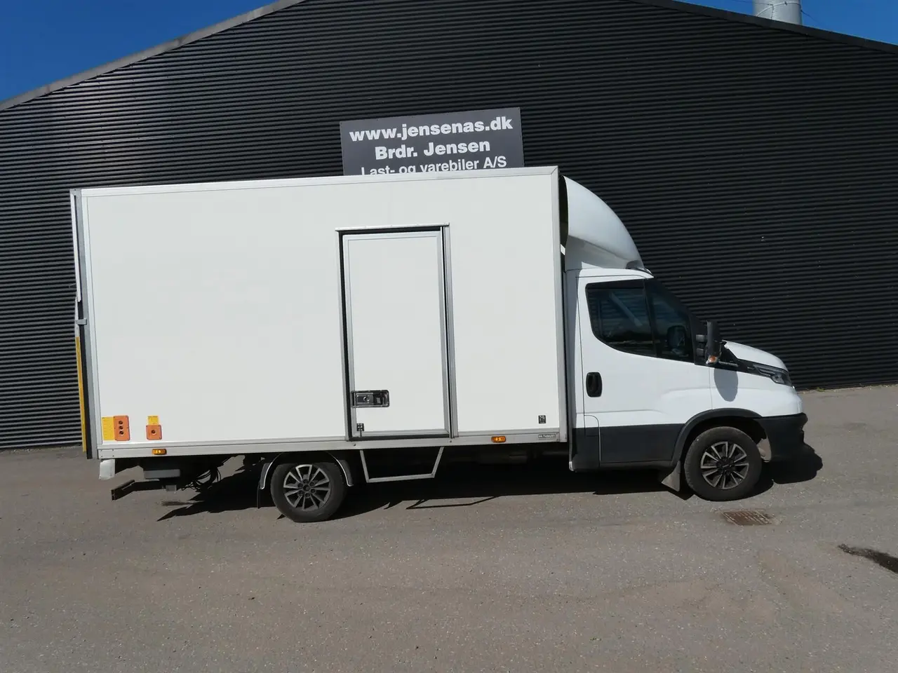 Billede 2 - Iveco Daily 35S16 3750mm 2,3 D m/Alukasse med lift Hi-Matic 156HK Ladv./Chas. 8g Aut.