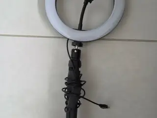 Ring light med mobilholder og bordstativ 📸💡