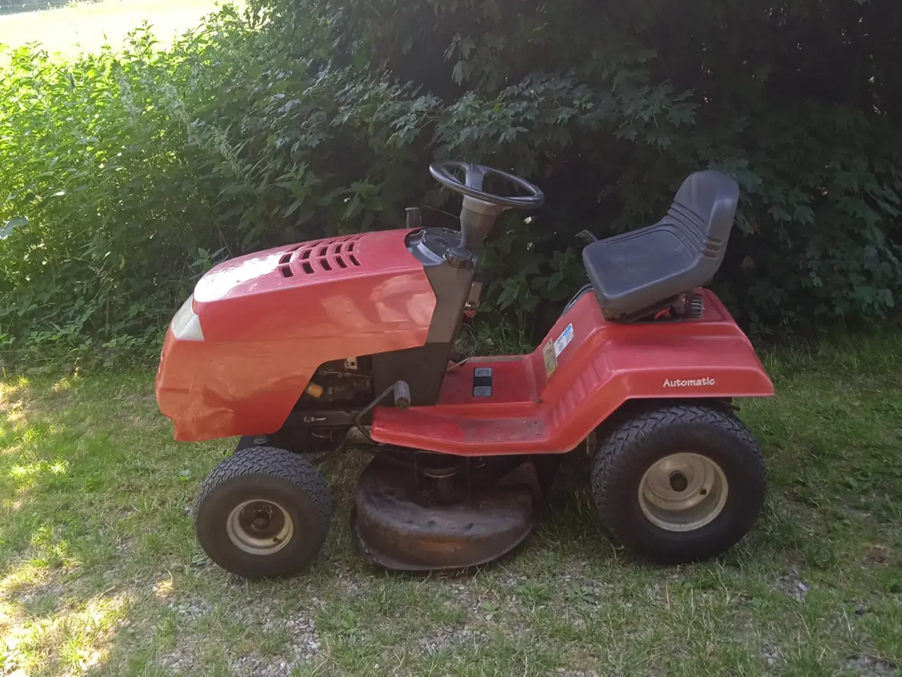 Billede 1 - 12 HK Jonsered havetraktor