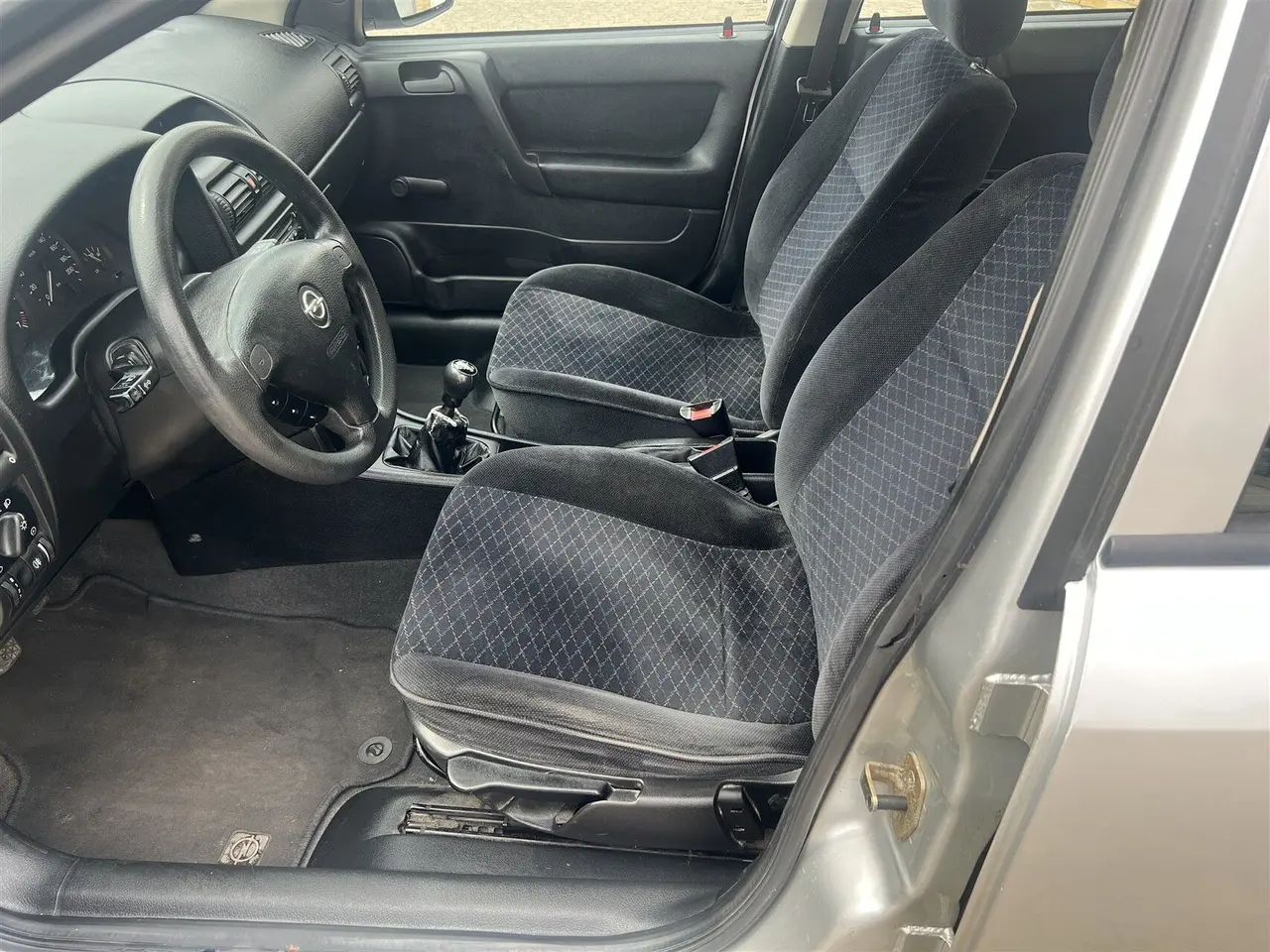 Billede 10 - Opel Astra 1,6 16V Club 100HK 5d