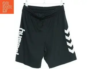 Sports shorts fra Hummel (str. 176)