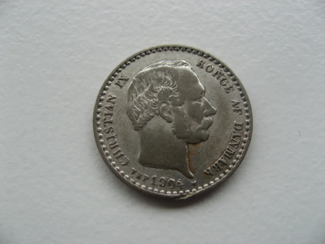 Billede 1 - FLOT DELFIN 10 ØRE 1904, et af de gode årstal
