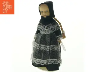 Traditionel folkedukke (str. 16 cm)