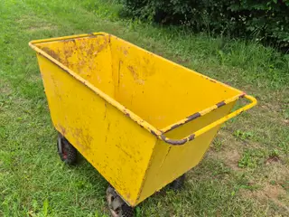Brændevogn / Trillebør til brændekørsel / træpille