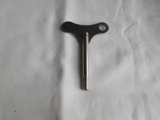 MECCANO NYCKEL