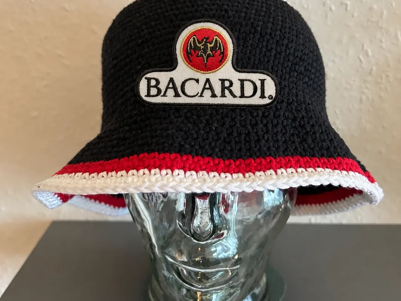 Billede 1 - Bacardi hæklet bøllehat