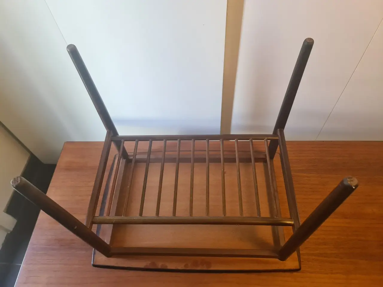 Billede 4 - Dansk sidebord /sofabord med tremmehylde