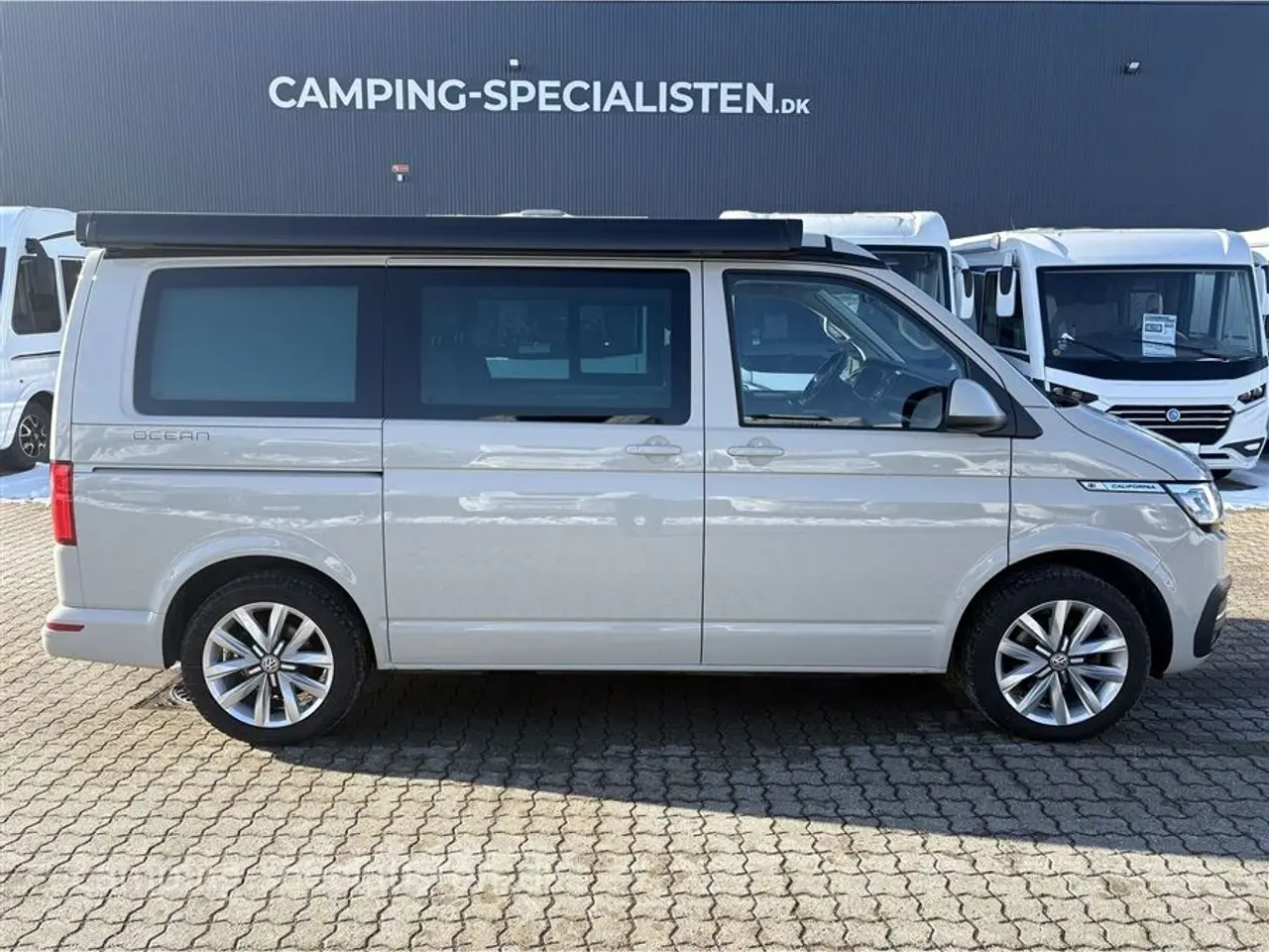 Billede 1 - 2024 - VW California Ocean 2.0 TDI 150 DSG   Pæn og velholdt VW California Ocean - Kan nu opleves hos Camping-Specialisten i Silkeborg