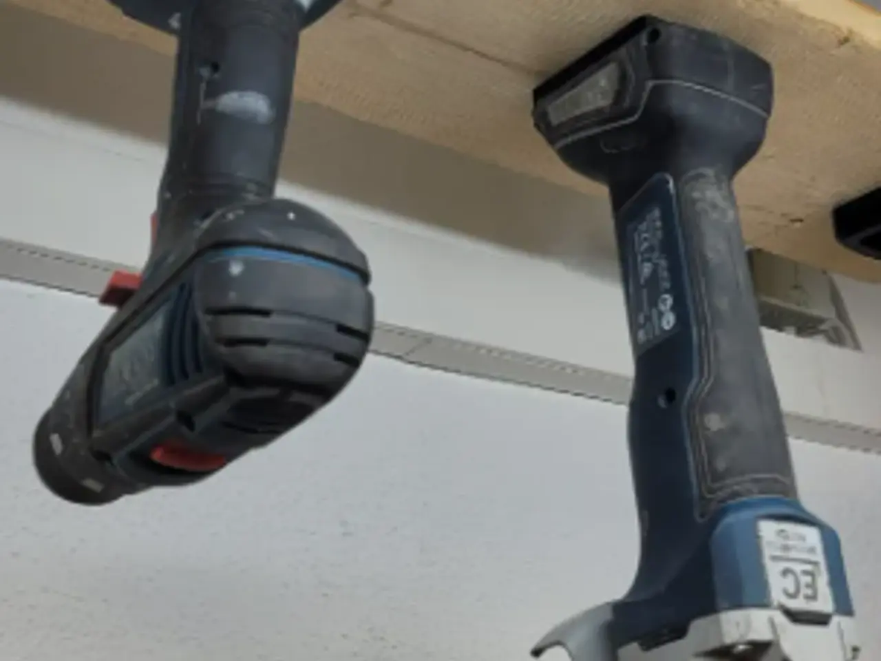 Billede 2 - Blå Bosch maskinholder