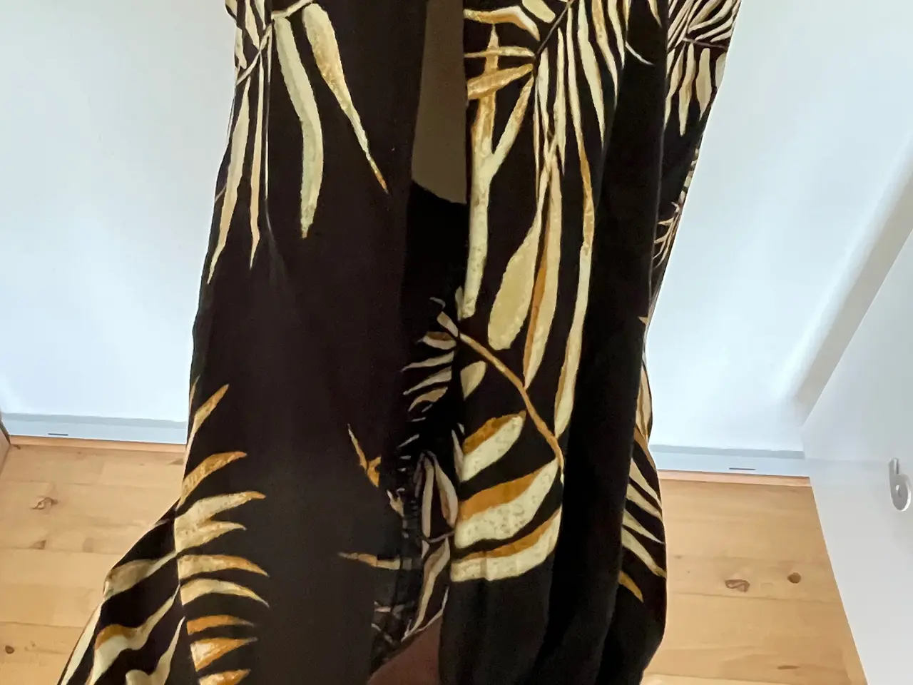 Billede 3 - H&M kjole, m.åbent ærme og bindebånd, str. 42