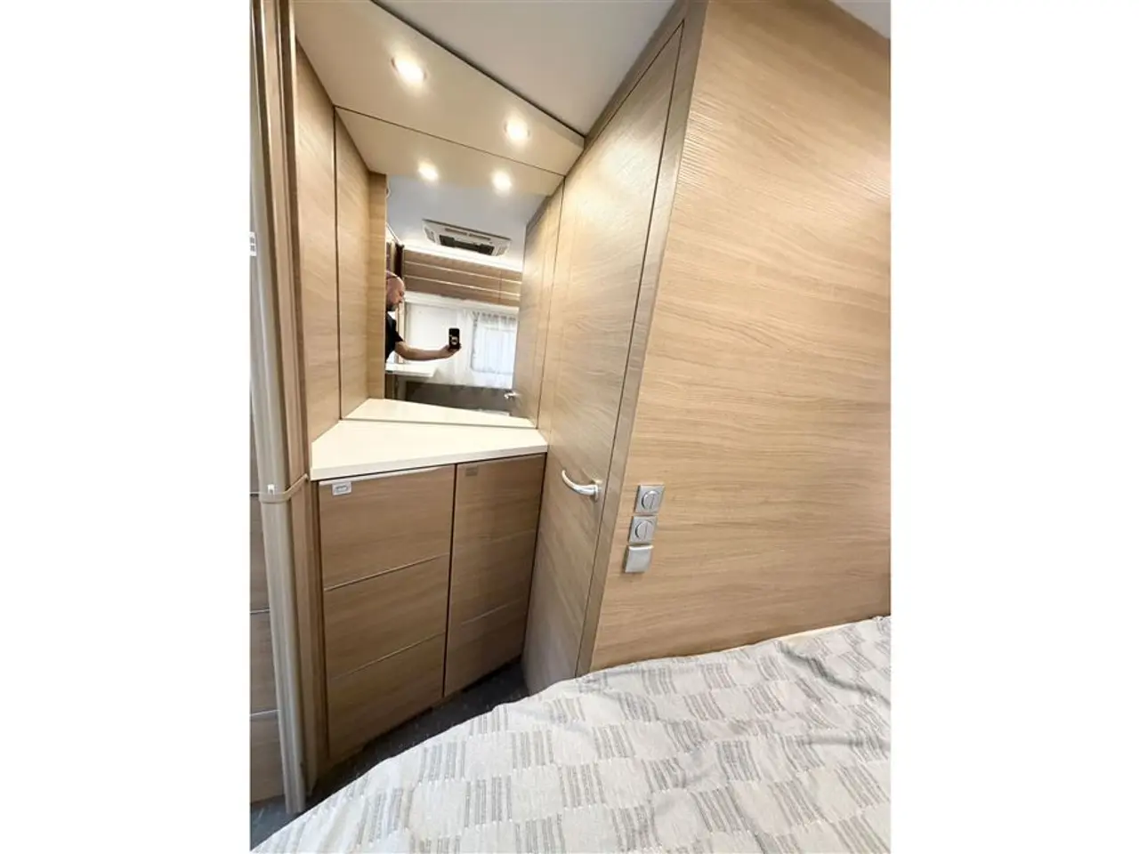 Billede 15 - 2020 - Adria Adora 472 UP   Fransk seng-Alde-Gulvtemp.-Mover-Fast markise
