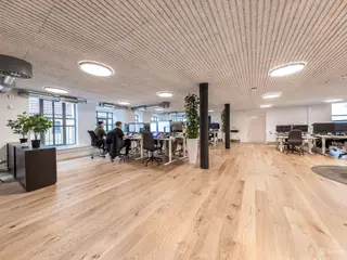 Kontor til ca. 45 medarbejdere lige ved Rådhuspladsen metro og Vesterport St.
