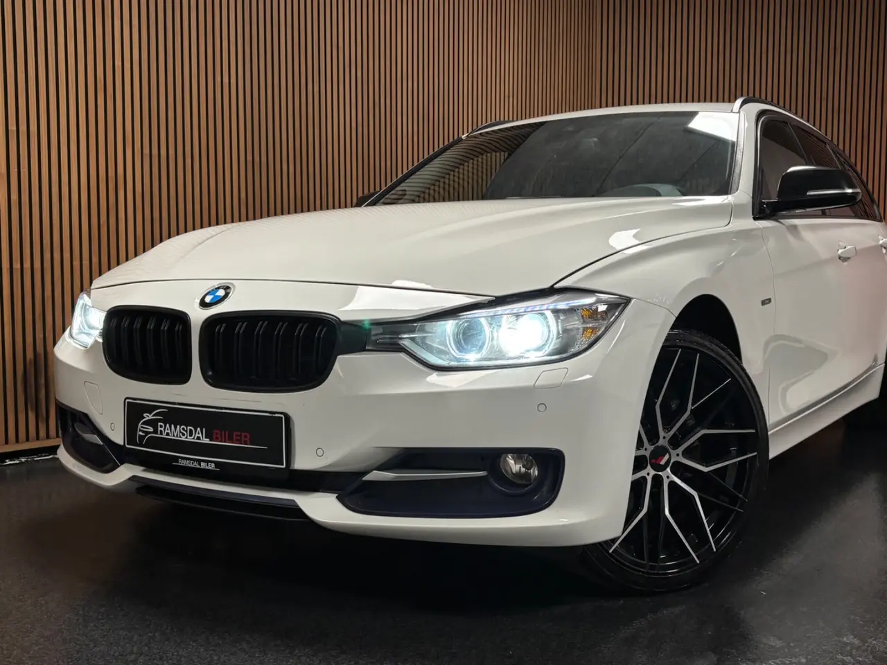 Billede 2 - BMW 320d 2,0 Touring Sport Line aut.