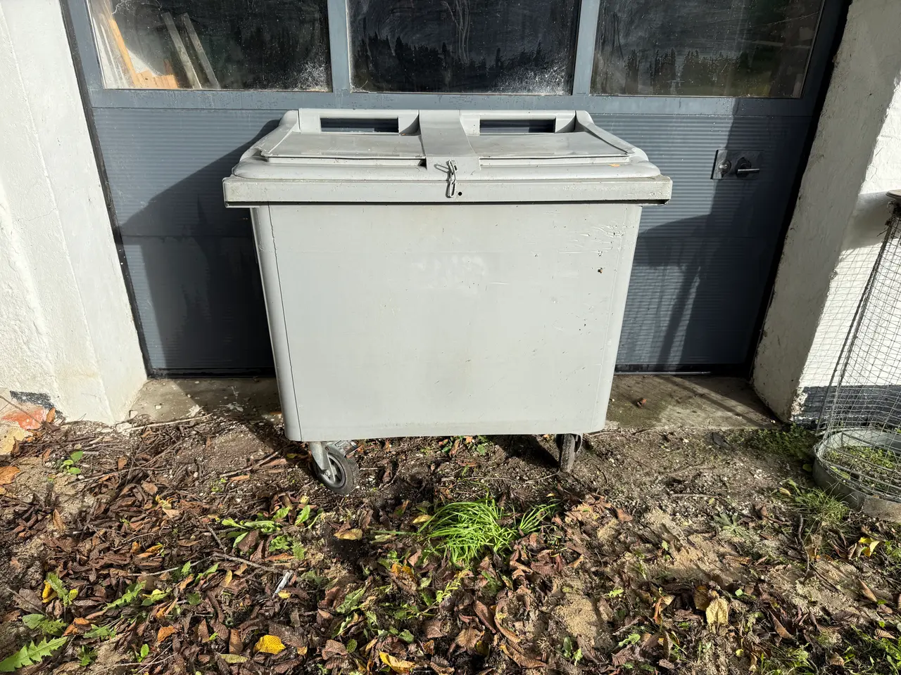 Billede 1 - Affaldscontainer 600 l med hjul