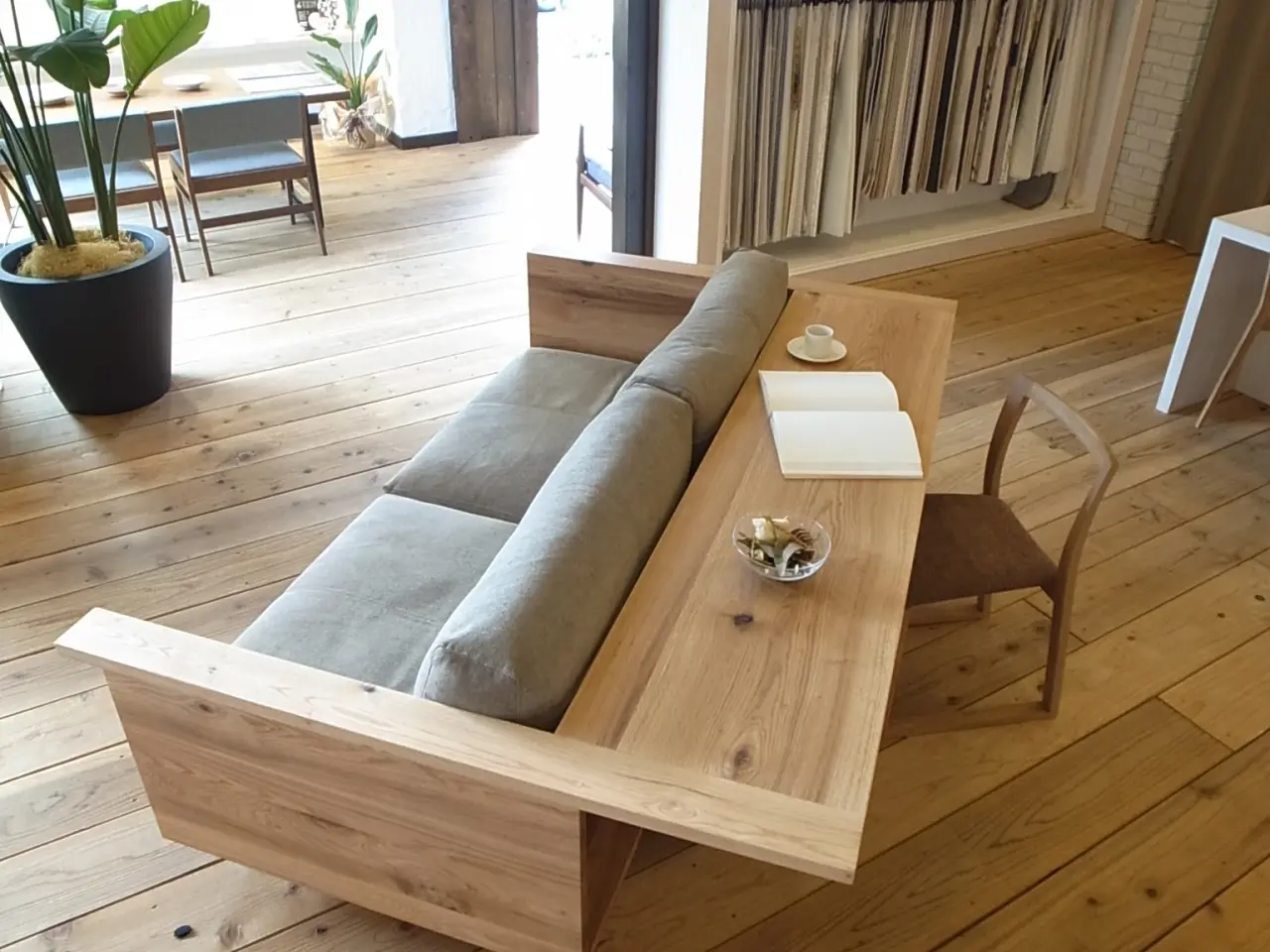 Billede 1 - Lounge 3, sofa, reol, bord ...