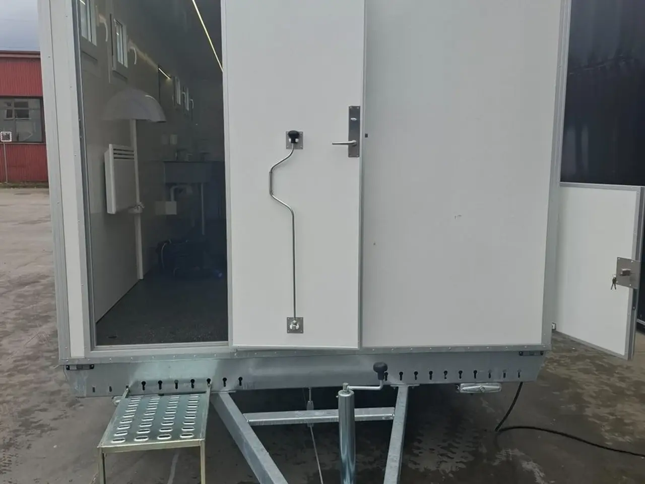 Billede 4 - Type 660: Toiletvogn med 8 toiletter