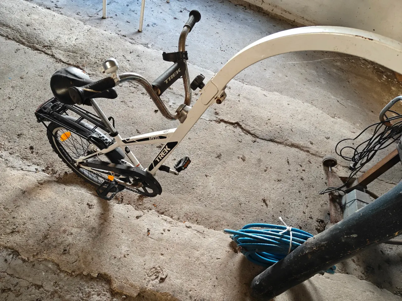 Billede 1 - Cykel efterløber Trek til barn