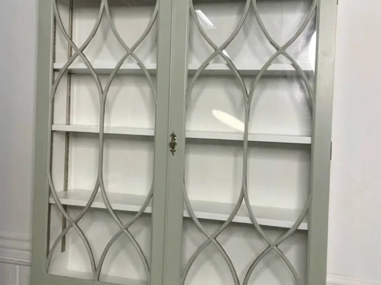 Billede 1 - Smuk Hepplewhite vitrine