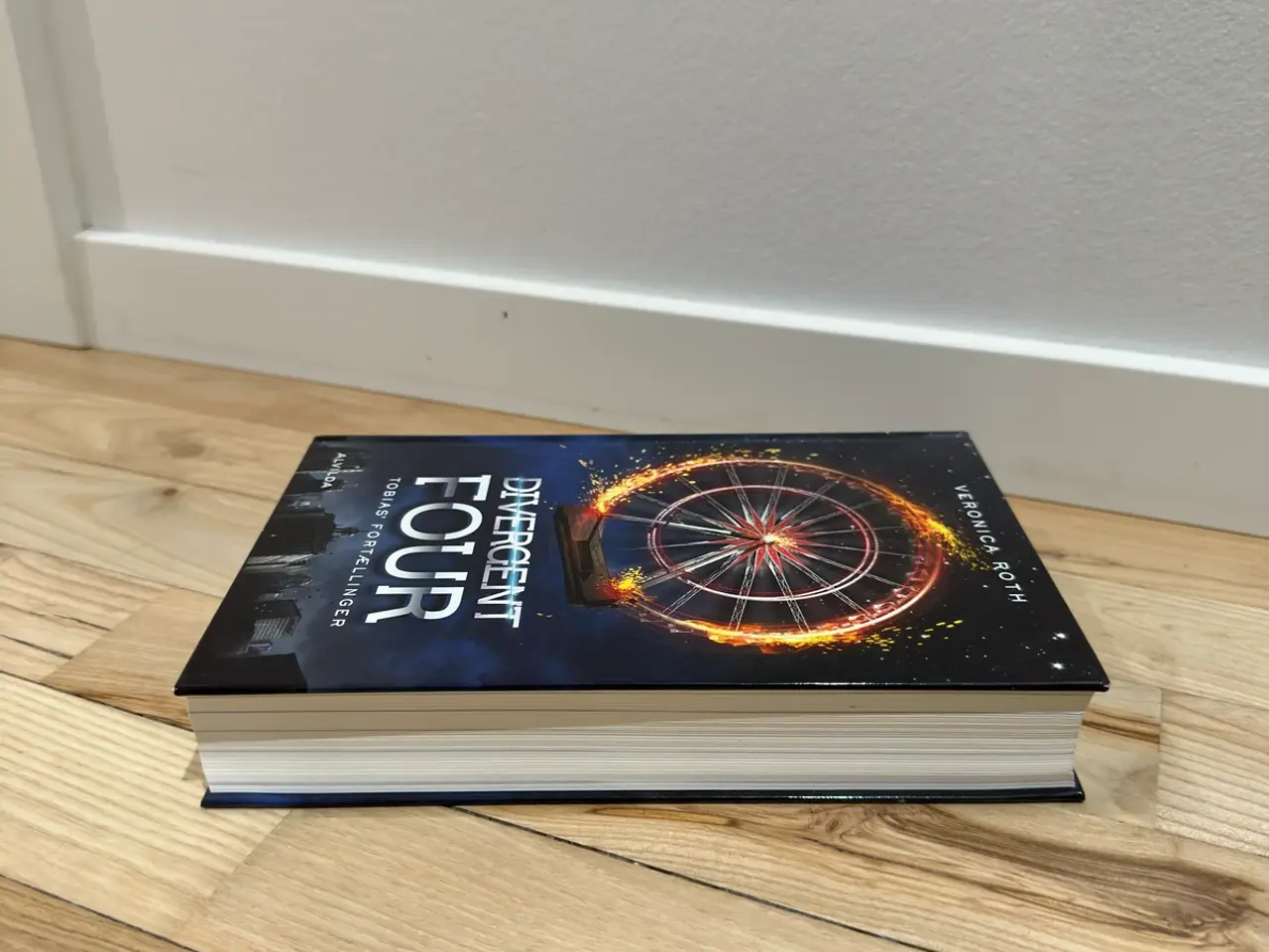 Billede 11 - Divergent bog serie