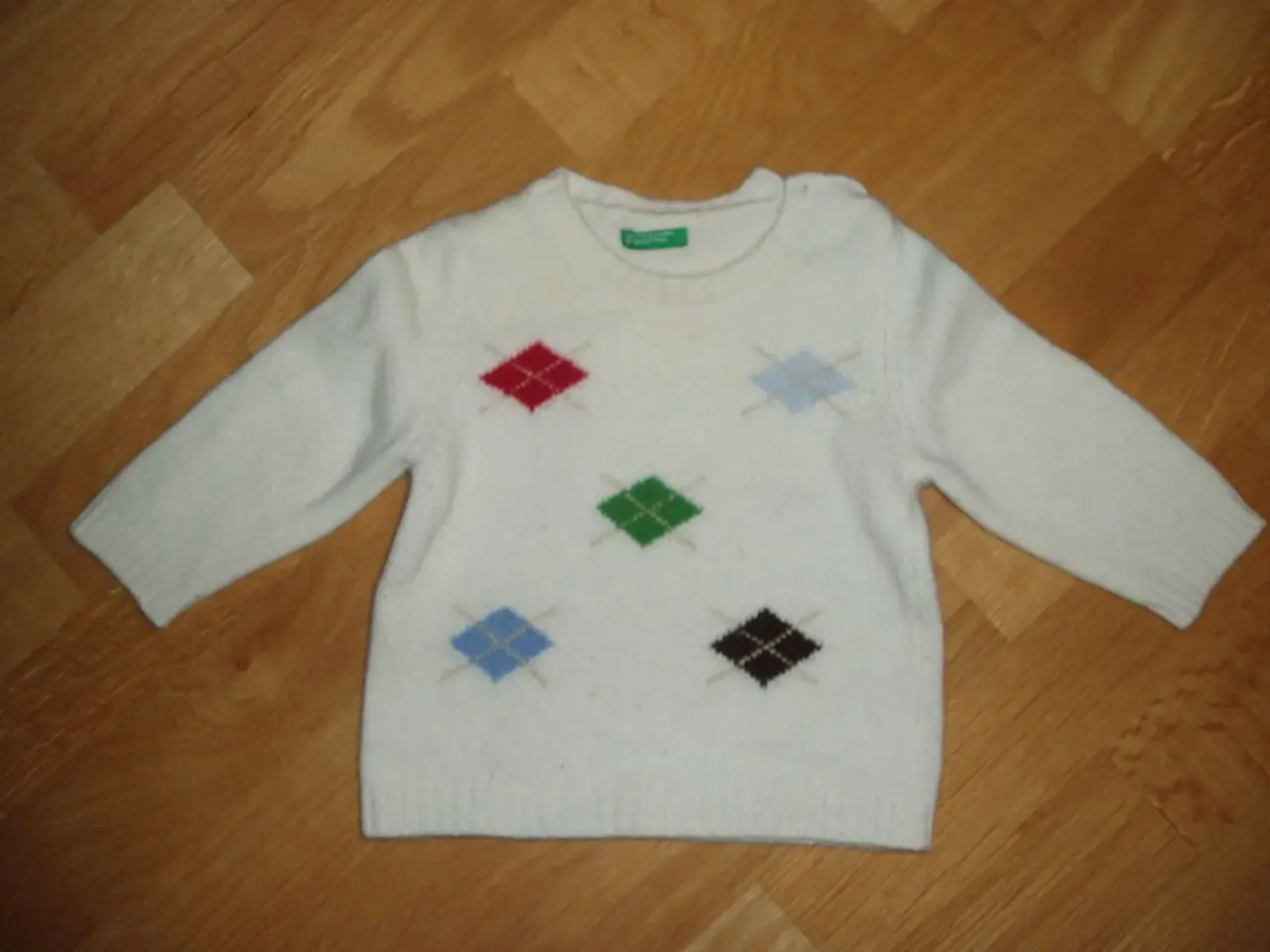Billede 1 - Benetton strikbluse str. 66/ 9 mdr
