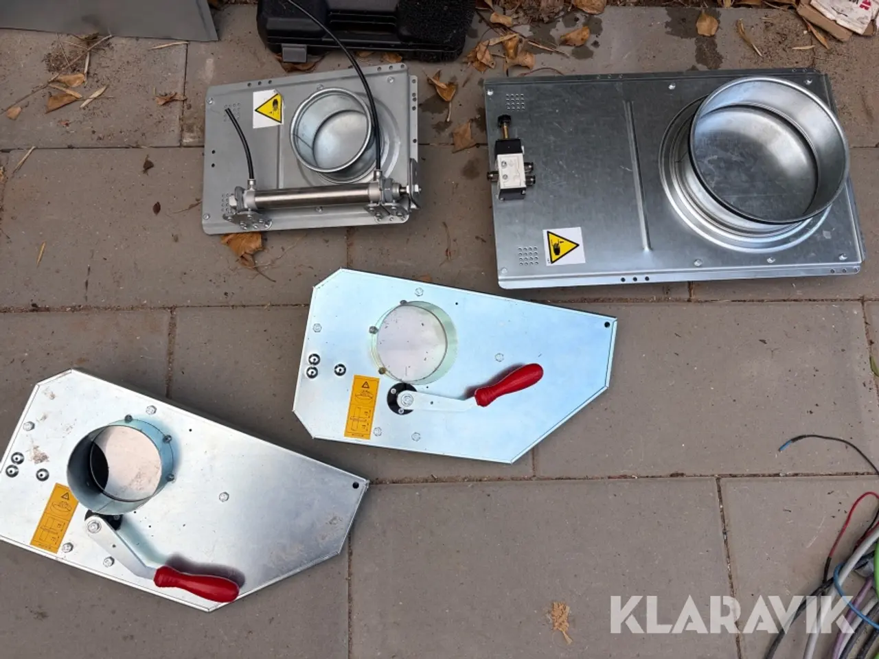 Billede 2 - Parti med pneumatiske og manuelle ventilationsspjæld