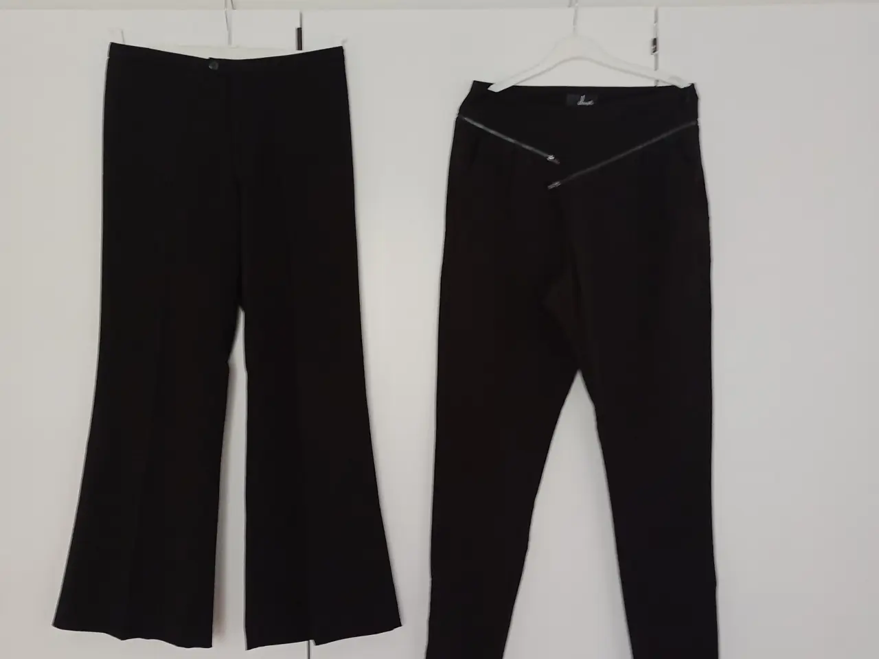 Billede 1 - 2 moderne Bukser ialt 100 kr. Esprit +  Drys.