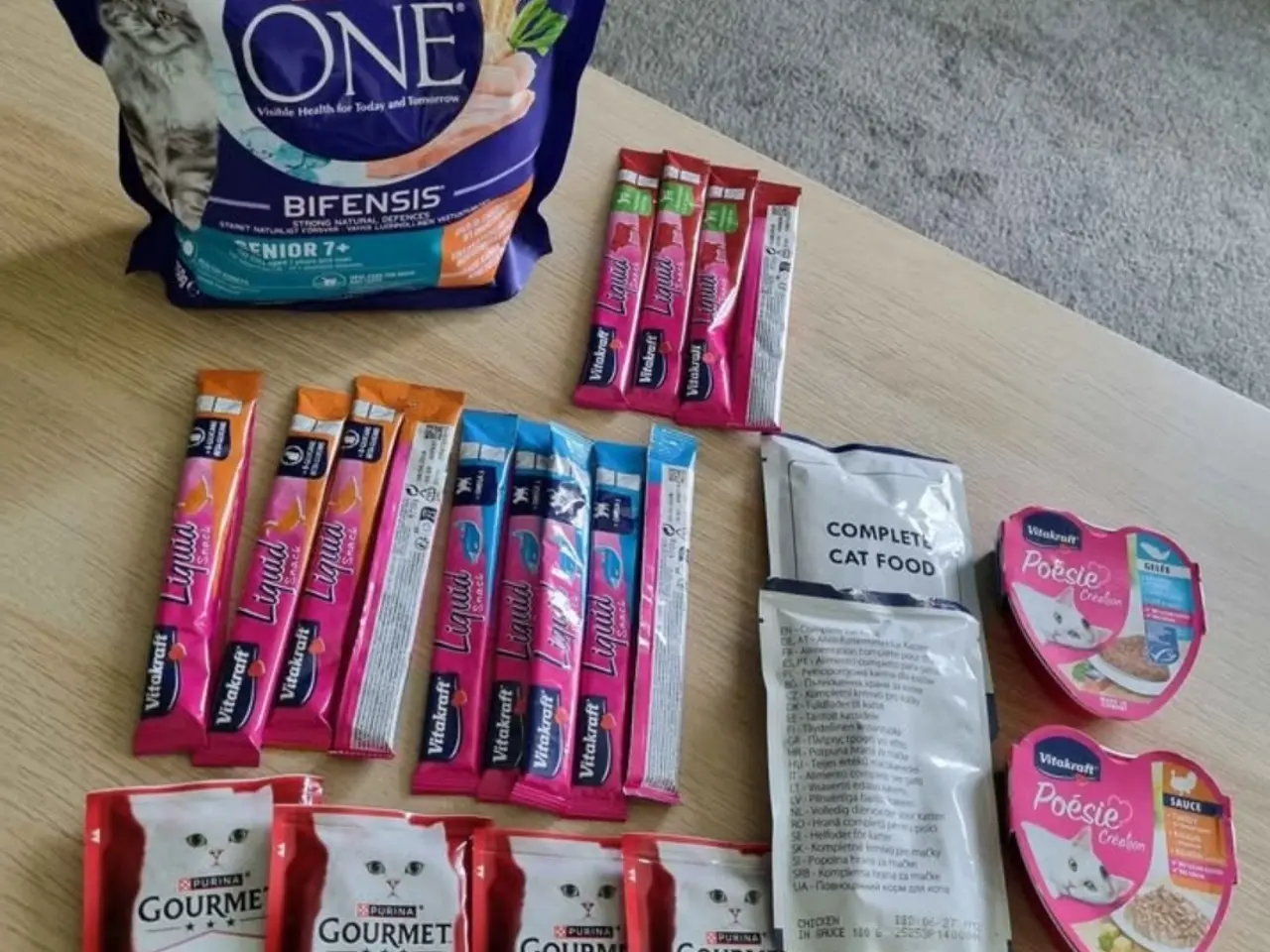 Billede 1 - Lækker foder-snack pakke til din kat 😻