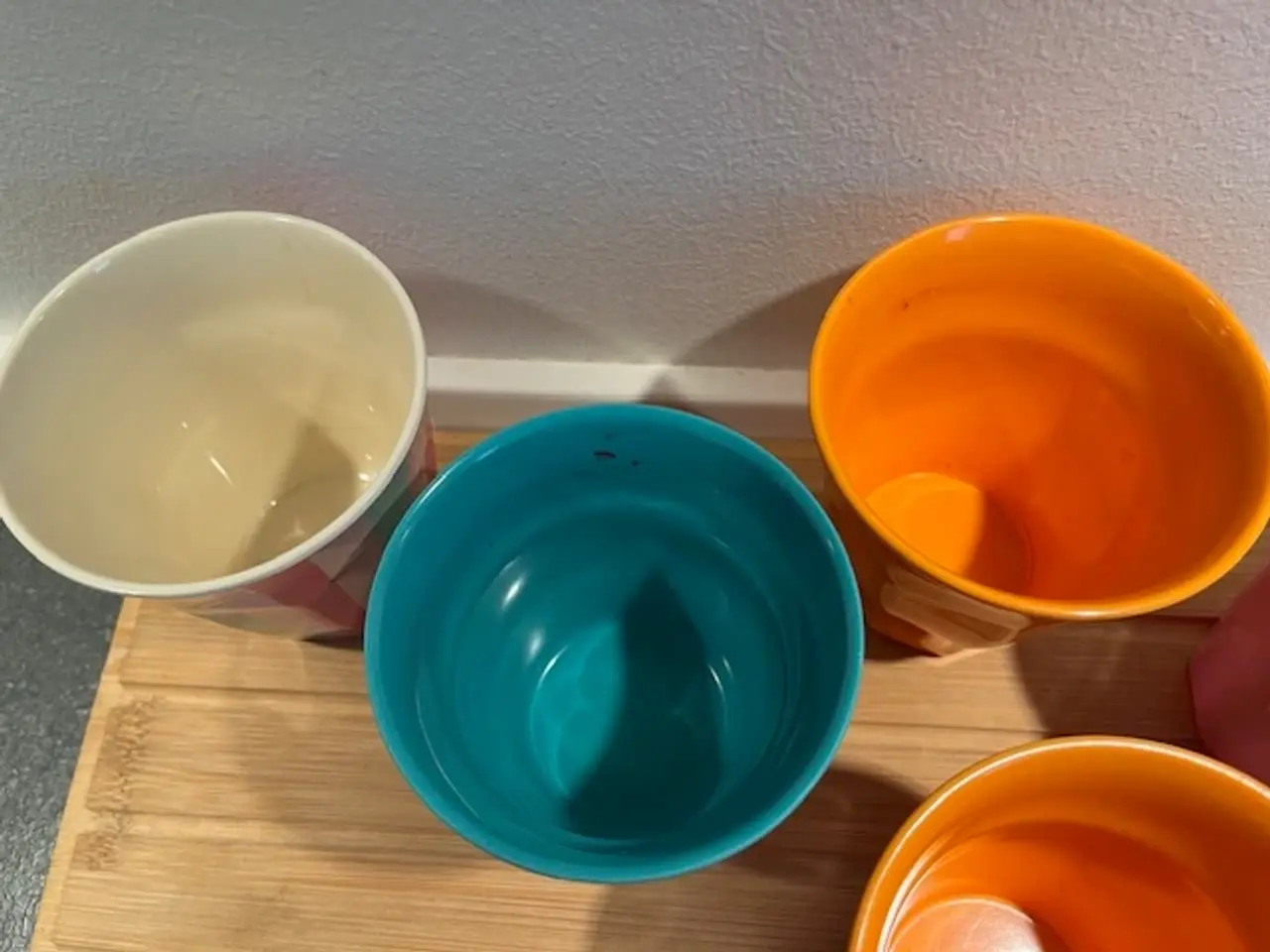 Billede 6 - Farverige Melaminkopper (8 store og 2 små)
