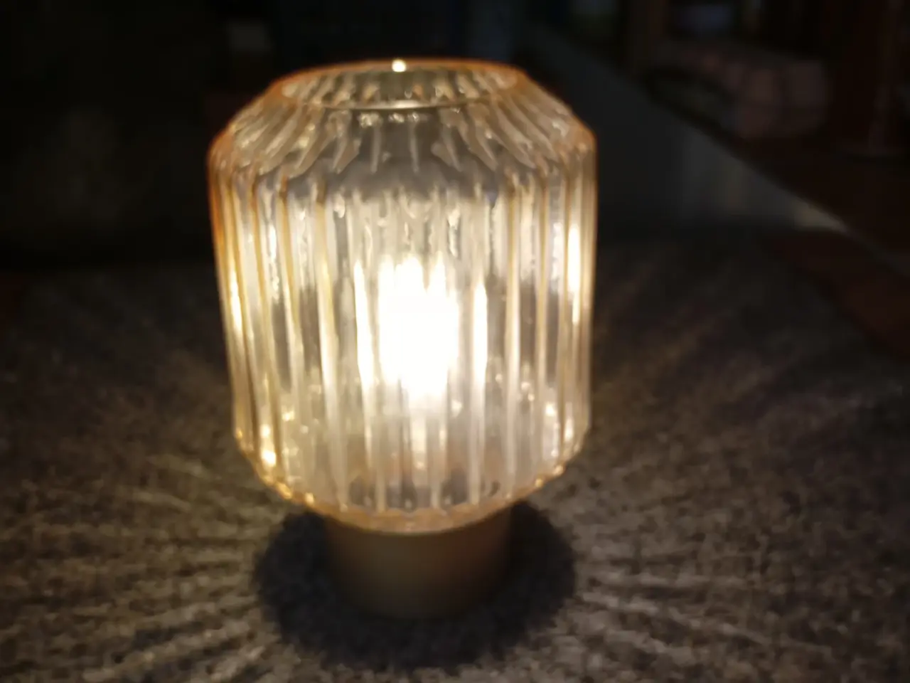 Billede 1 - Bordlampe på batteri og med timer