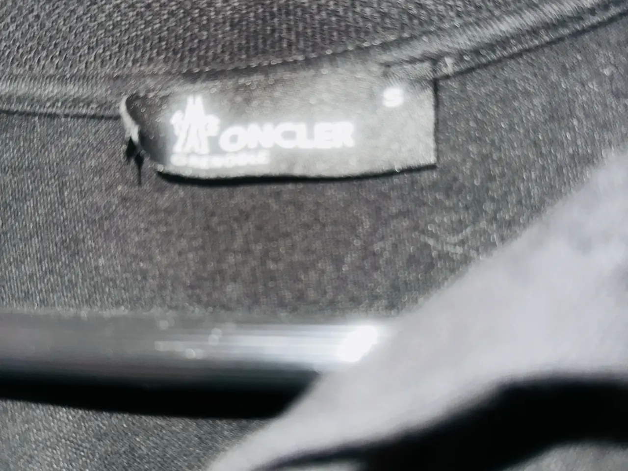 Billede 3 - Flot polo før 1000 kr moncler