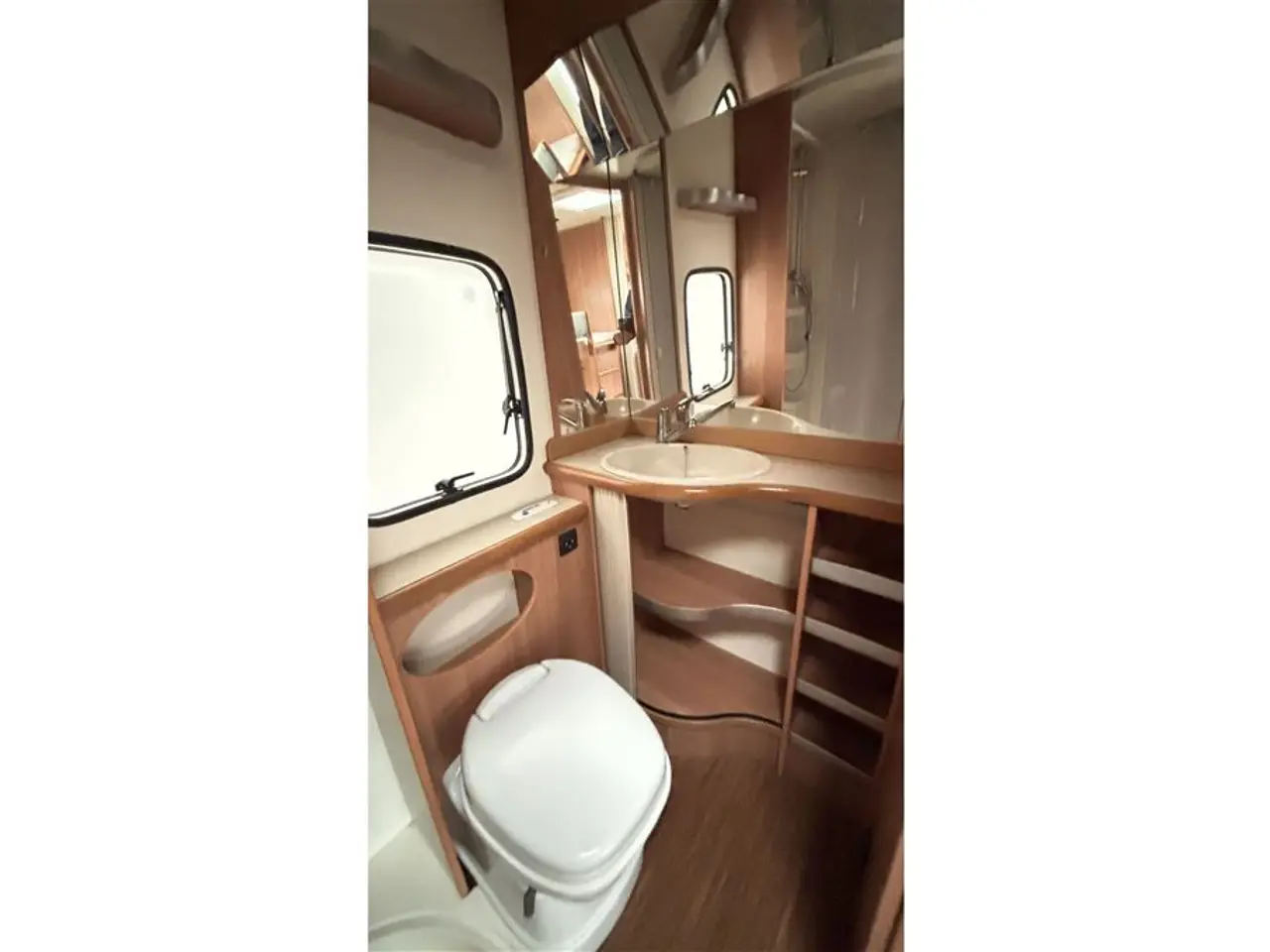 Billede 7 - 2013 - Hobby De Luxe 545 KMF   Pæn og velholdt campingvogn