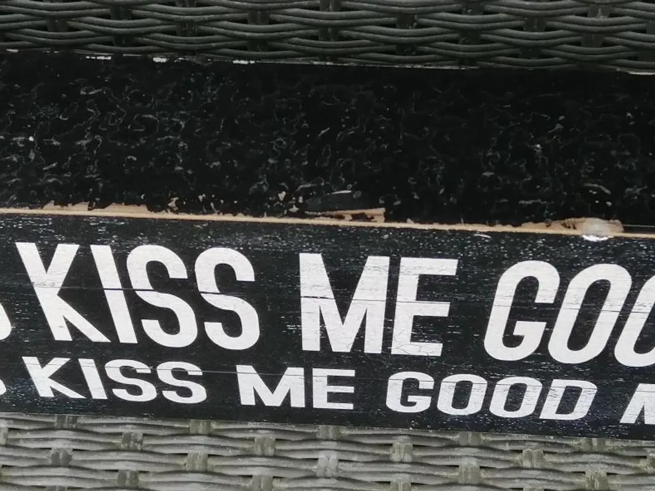 Billede 2 - ALWAYS KISS ME GOOD NIGHT, RETRO TRÆ SKILT