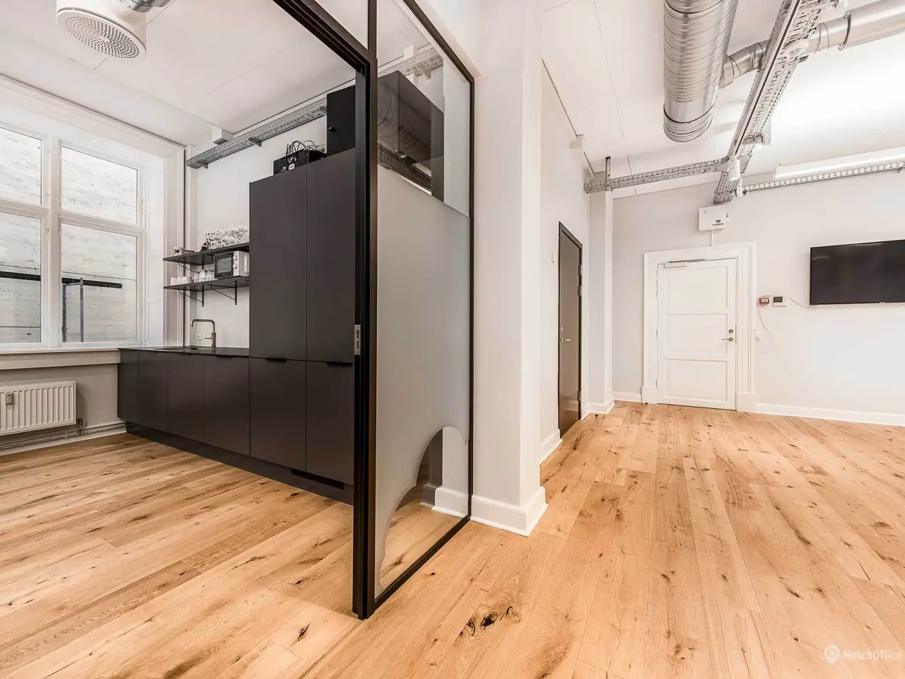 Billede 5 - Nyistandsat kontor med ventilation og køl i klassisk københavnerejendom - 100 meter fra Rådhuspladsen.