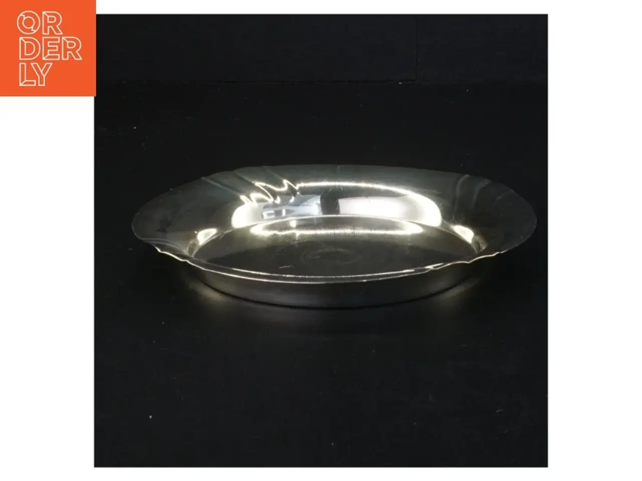 Billede 1 - Sølvfarvet metalbakke (str. 17 x 2 cm)
