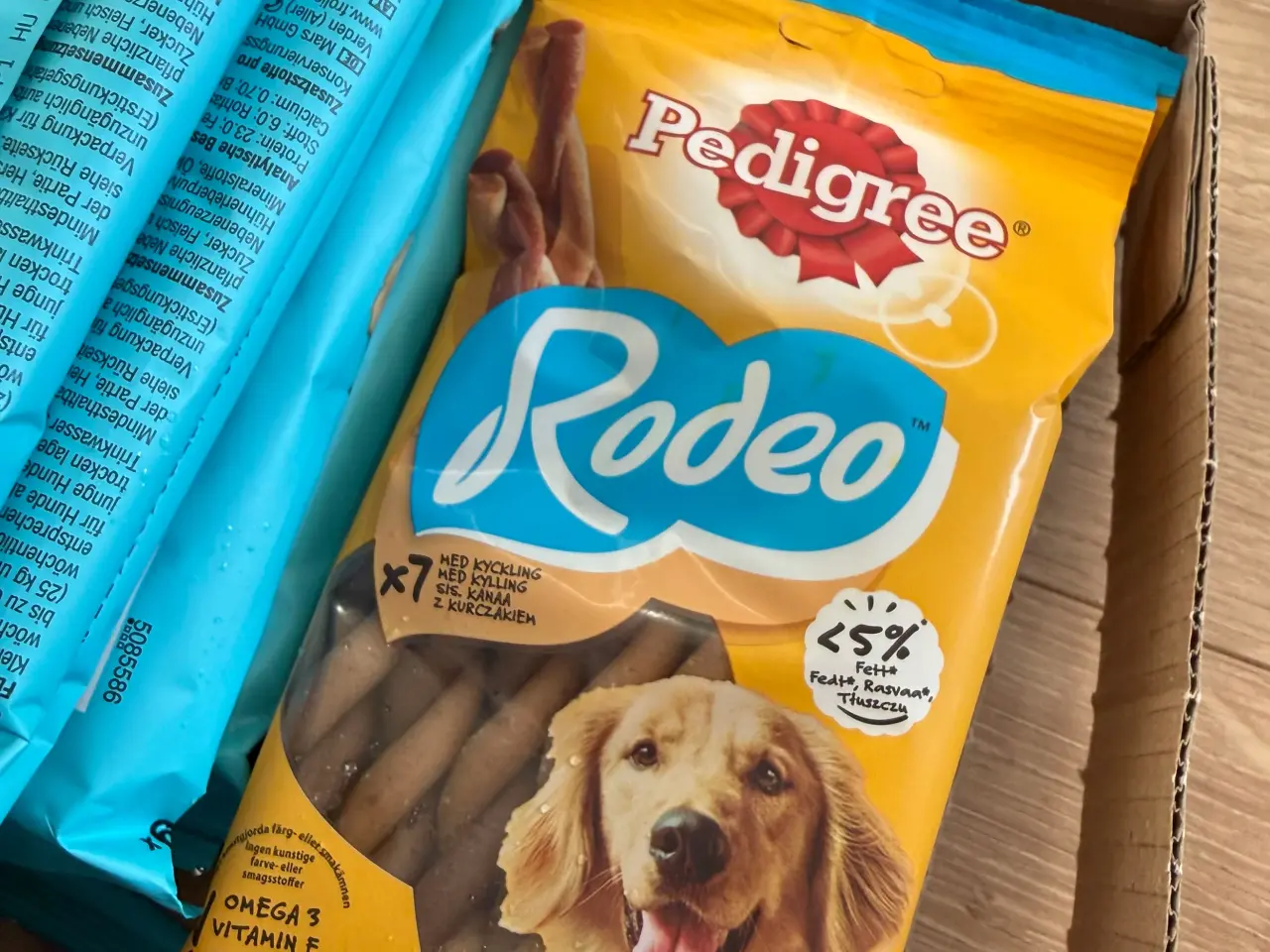 Billede 8 - Hundemad og snacks sælges