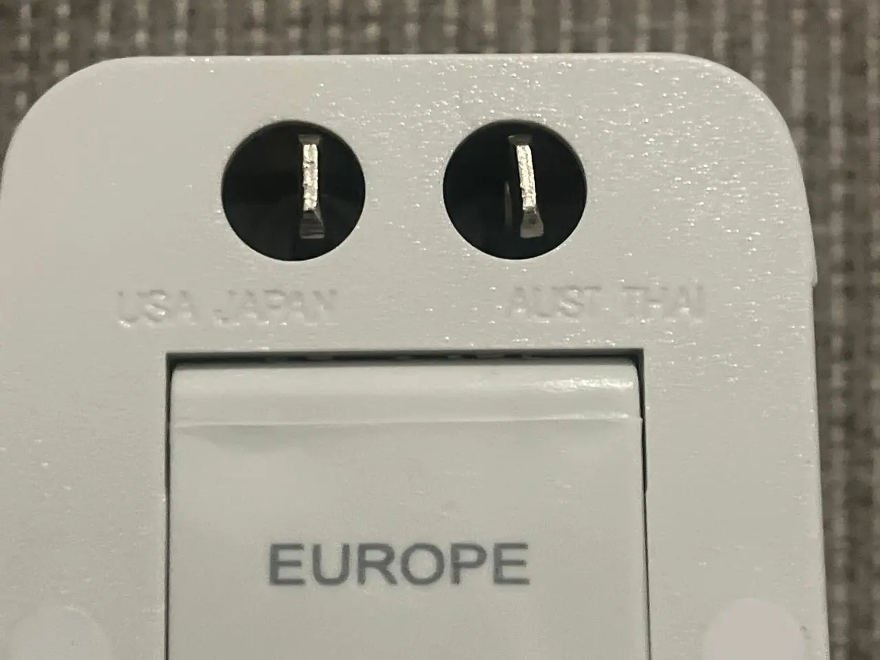 Billede 7 - Universal rejseadapter med overspændingsbeskyttelse