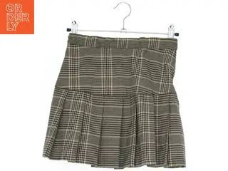 Ternet nederdel fra H&M (str. 134)