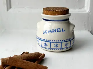 Kanelkrukke, Aksini Stentøj