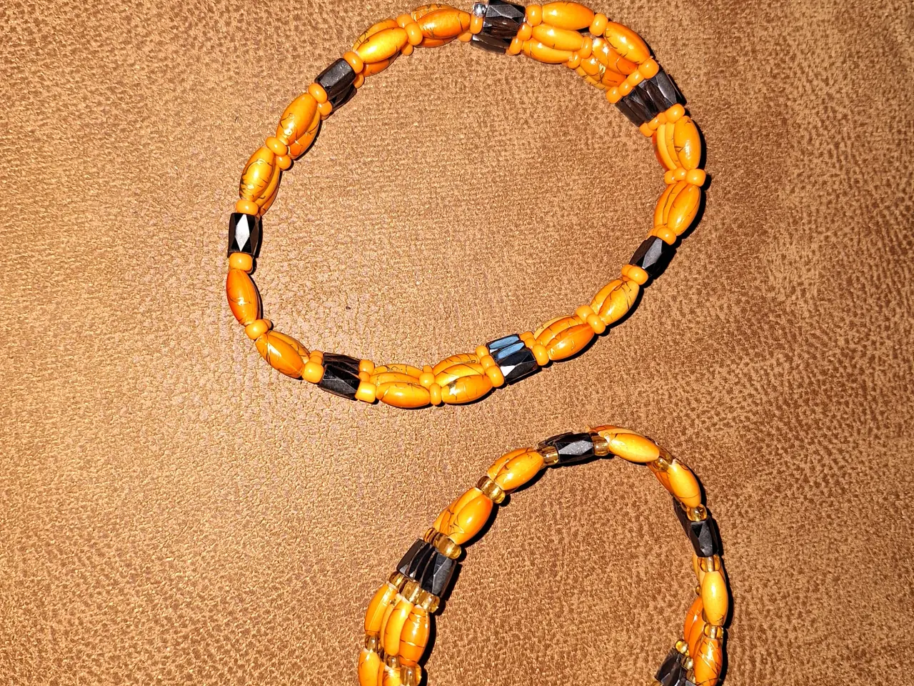 Billede 4 - Orange armbånd med magneter
