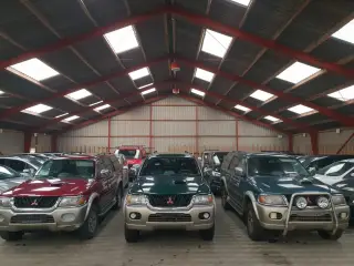 Mitsubishi Grand Pajero købes til Export