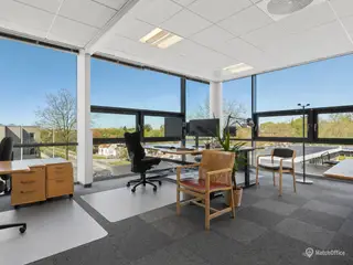 Suverænt kontorlejemål med formidabel udsigt ved Glostrup Station, samt adgang til fælles kantine og tagterrasse