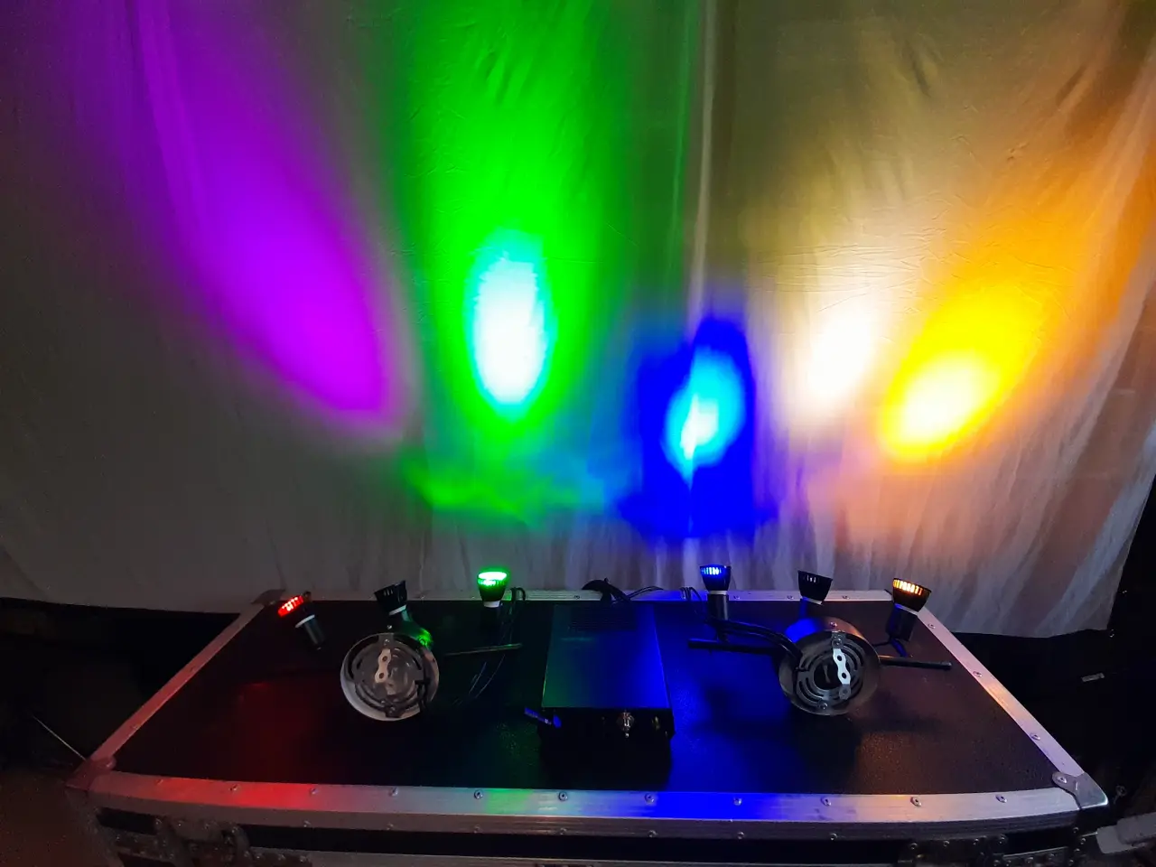 Billede 11 - Udlejes - 6 CH Løbe-Lysshow 6 kanal GU10 LED.