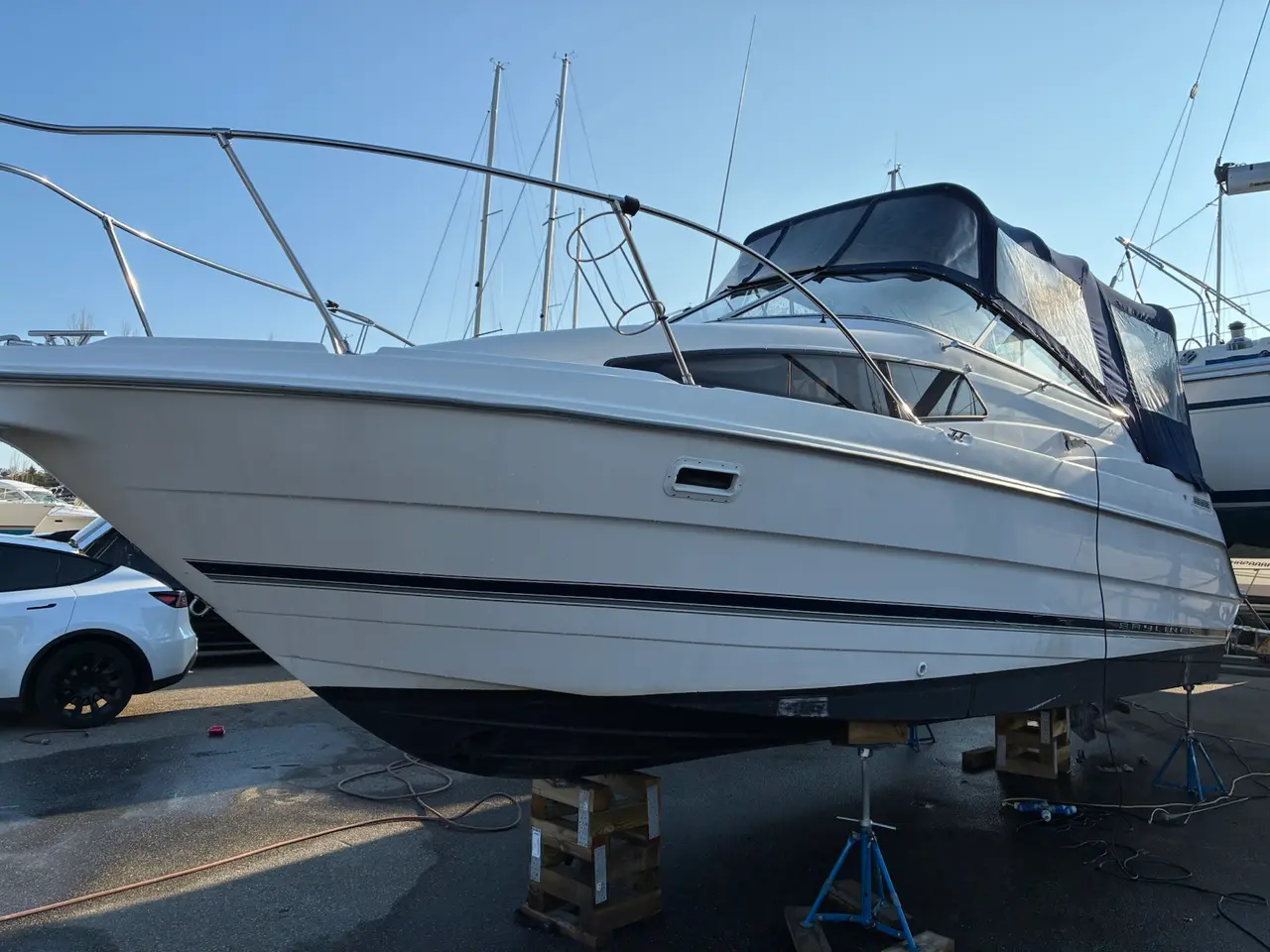 Billede 1 - Bayliner 2655 Ciera, ferkvandskølet og bovpropel