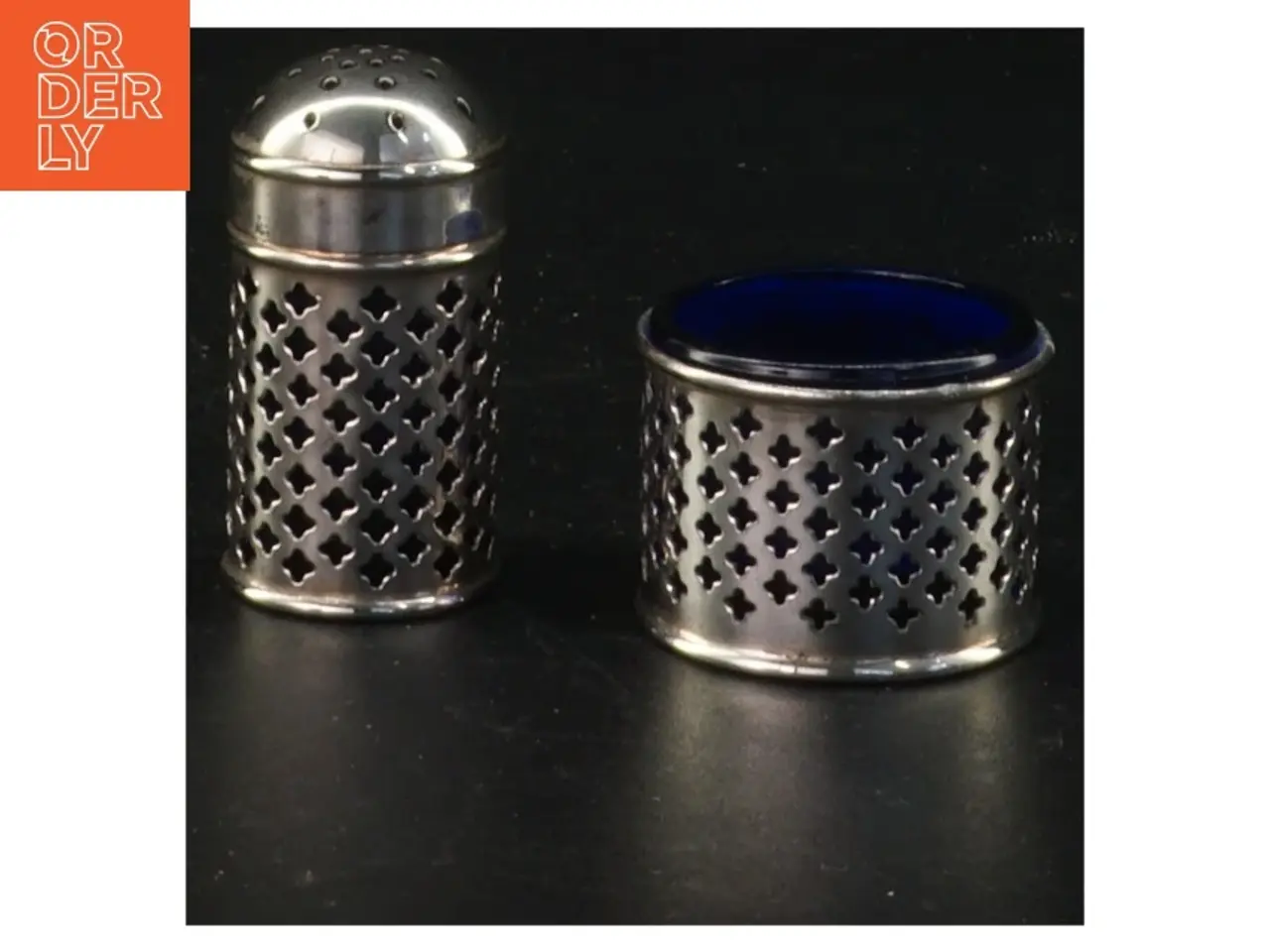 Billede 2 - Sølvplet salt- og pebersæt med blåt glas (str. 5 x 3 cm og 4 x 3 cm)