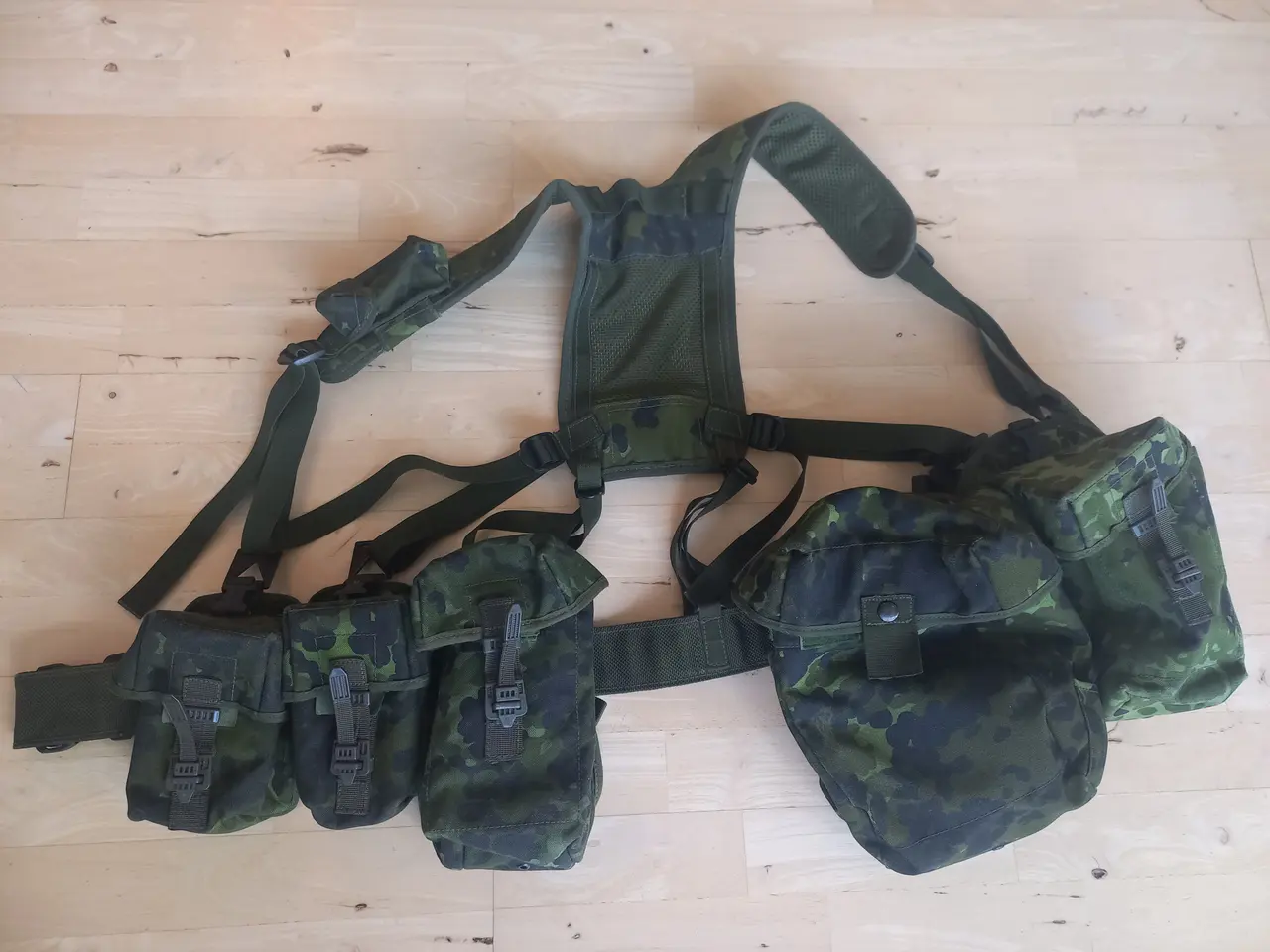 Billede 2 - Basis M/96 - M/84 - L - brugt, pænt - Militær