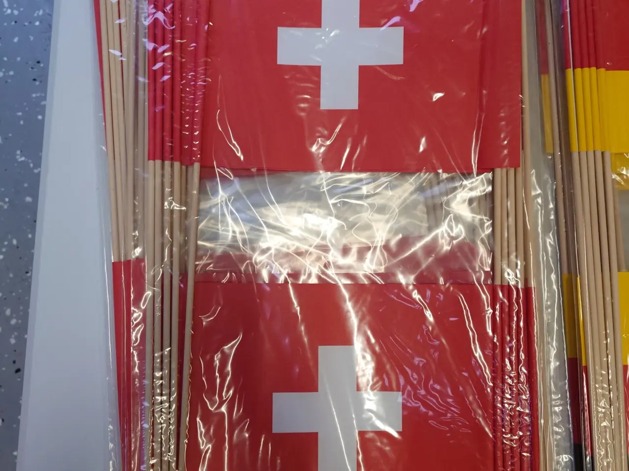 Billede 4 - Papirflag med træpind 
