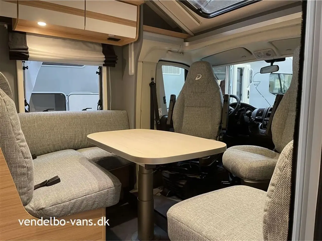 Billede 23 - 2026 - Dethleffs Just T 7052 DBM - 90 Year Fritstående dobbeltseng med ekstra stor garage neden under