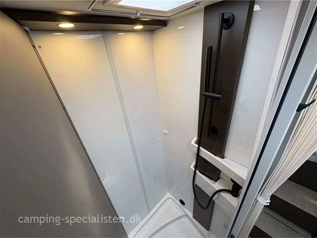 Billede 16 - 2026 - Bürstner B66 TD 690   NYHED! Bürstner B66 TD 690 2026 kampagnemodel - Kommer til forår 2026 hos Camping-Specialisten.dk