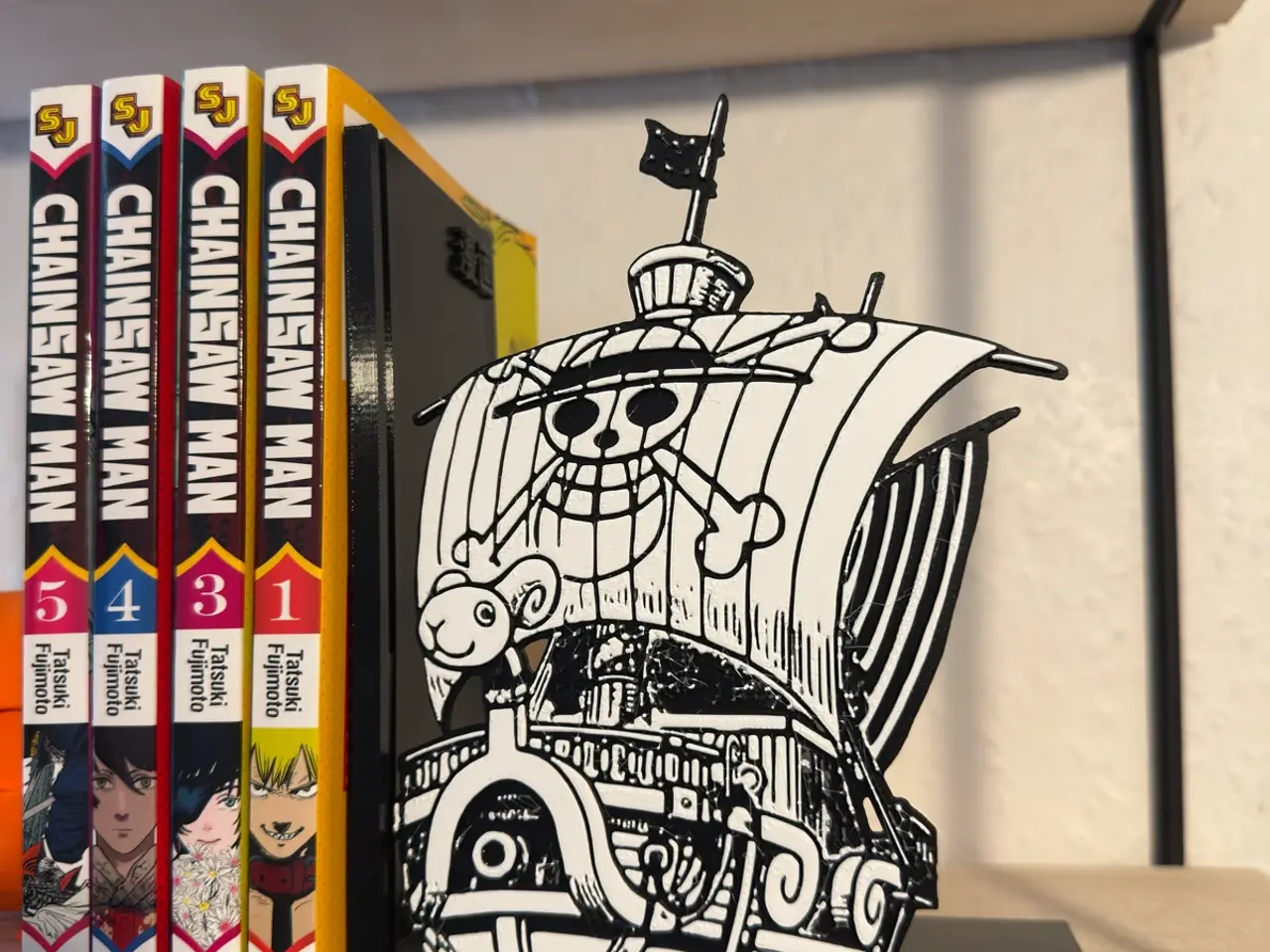 Billede 1 - One Piece Going Merry Bookend | Manga Decor Art